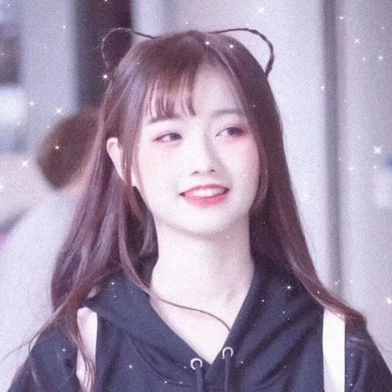 追梦的黎族女娃娃
